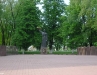 Пам\'ятник у парку